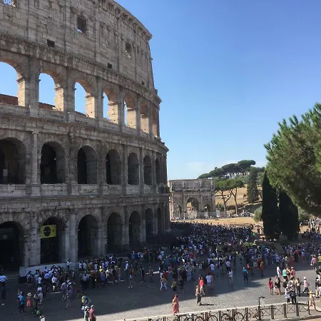 בית נופש Casa Colosseo Whole Da Pamino & Priscilla *